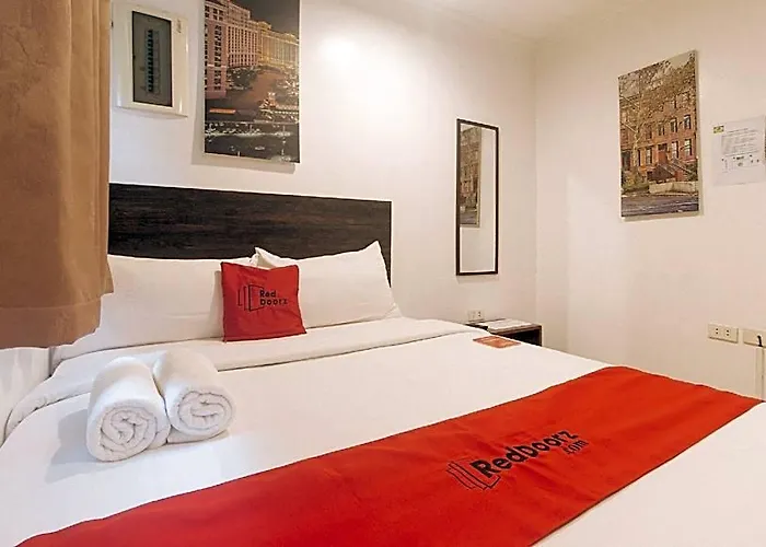 Slex Makati Hotel 2*